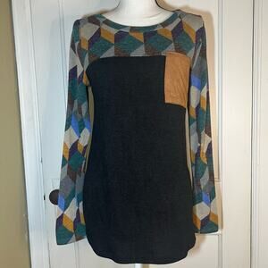 White Birch Green and Black  Long Sleeve Trippy Abstract Pattern Top Size Small